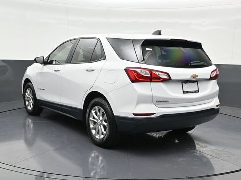 Used 2020 Chevrolet Equinox LS image 3