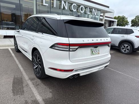 Used 2025 Lincoln Aviator Black Label AWD/4WD image 3
