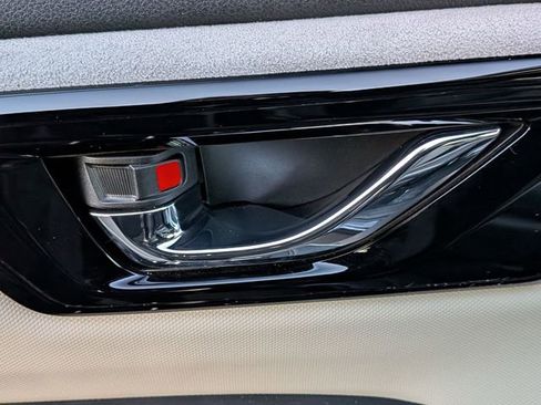 Used 2025 Subaru Forester Limited image 10