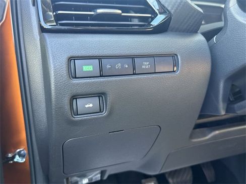 Certified 2024 Nissan Sentra SR w/ SR Premium Package image 17