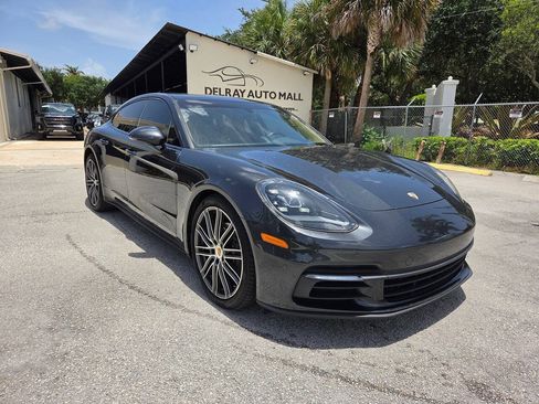 Used 2020 Porsche Panamera RWD image 3