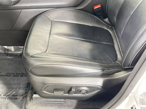 Used 2022 Jeep Grand Cherokee Limited image 19