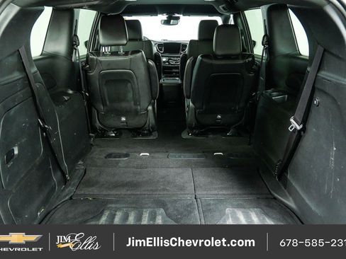 Used 2022 Chrysler Pacifica Touring-L w/ S Appearance Package FWD image 31