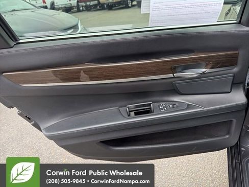 Used 2012 BMW 750Li xDrive image 27