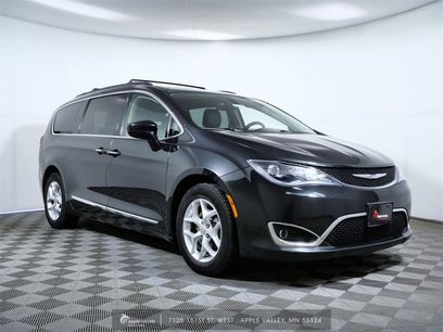 Used 2017 Chrysler Pacifica Touring-L w/ Tire & Wheel Group