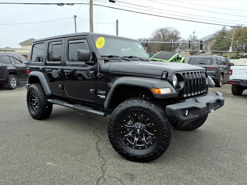 Used 2018 Jeep Wrangler Unlimited Sport S image 2