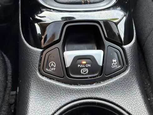 Used 2017 Jeep Compass Limited w/ Navigation Group image 29