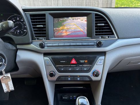 Used 2017 Hyundai Elantra SE FWD image 13