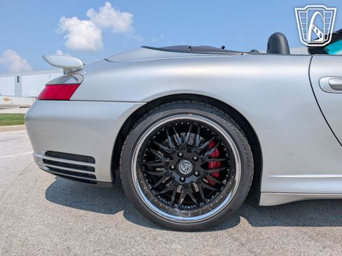 Used 2004 Porsche 911 Carrera 4S image 34