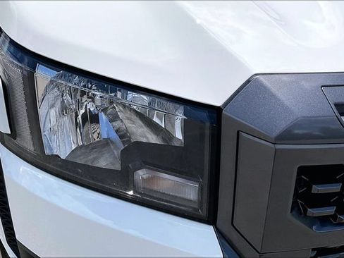 Used 2025 Nissan Frontier SV RWD image 27