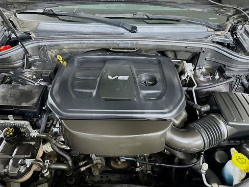 Used 2018 Jeep Grand Cherokee Laredo image 31