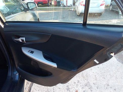 Used 2010 Toyota Corolla image 16