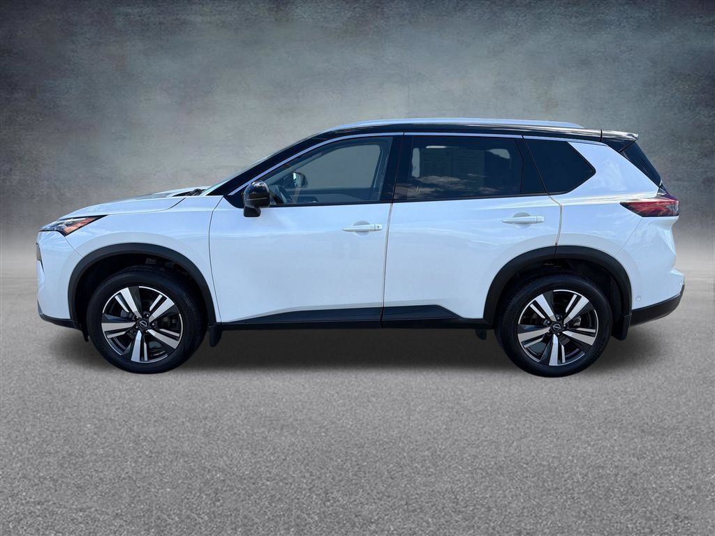 Used 2024 Nissan Rogue SL w/ SL Premium Package AWD/4WD image 2