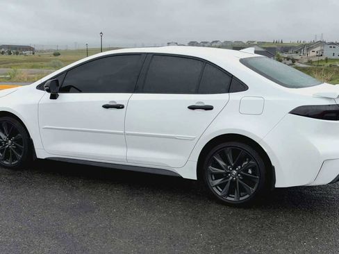 Used 2025 Toyota Corolla XSE FWD image 6
