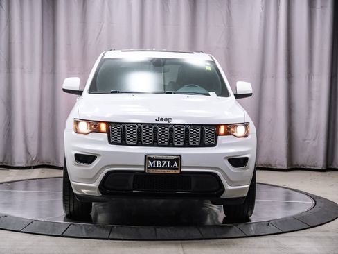 Used 2020 Jeep Grand Cherokee Altitude image 6