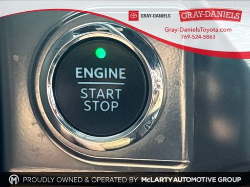 Used 2022 Ford F150 Lariat w/ Trailer Tow Package image 18