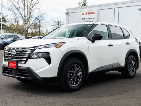 Certified 2025 Nissan Rogue S image 3