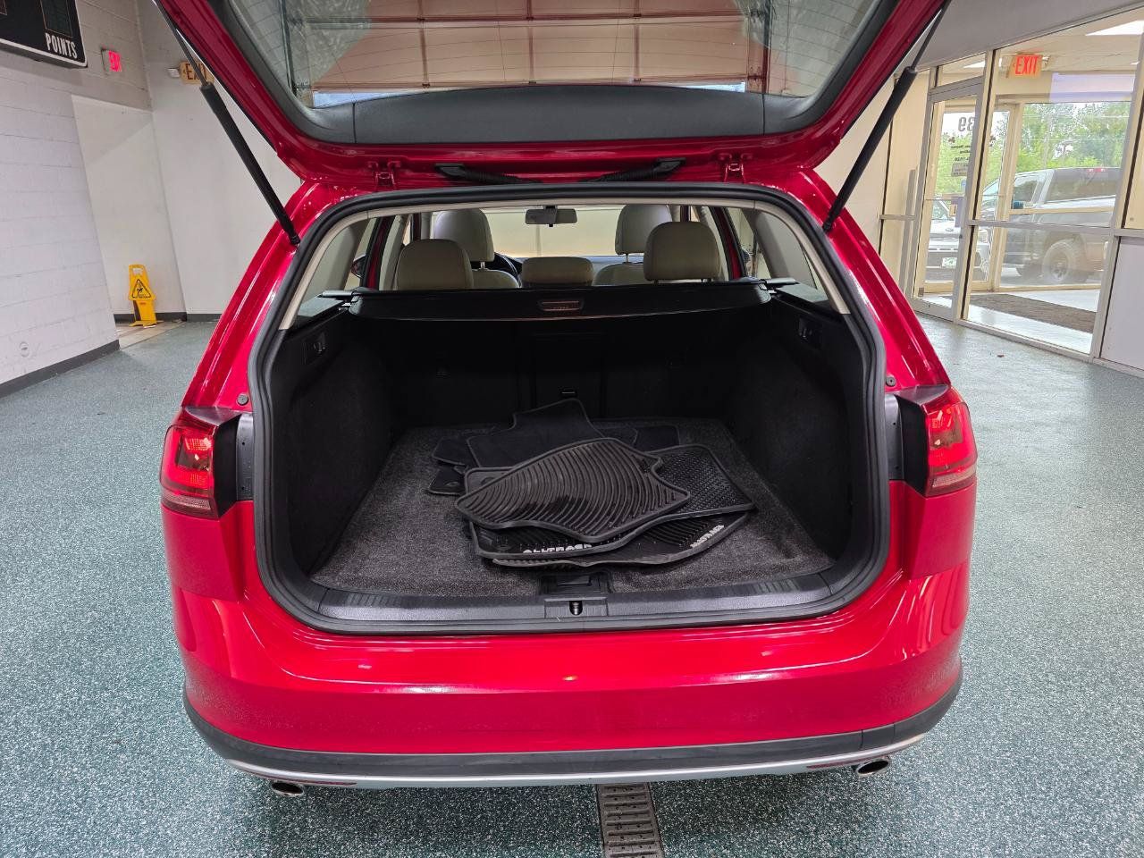 Used 2017 Volkswagen Golf Alltrack SE AWD/4WD image 21