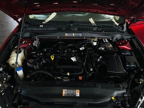 Used 2018 Ford Fusion SE w/ Fusion SE Technology Package FWD image 19