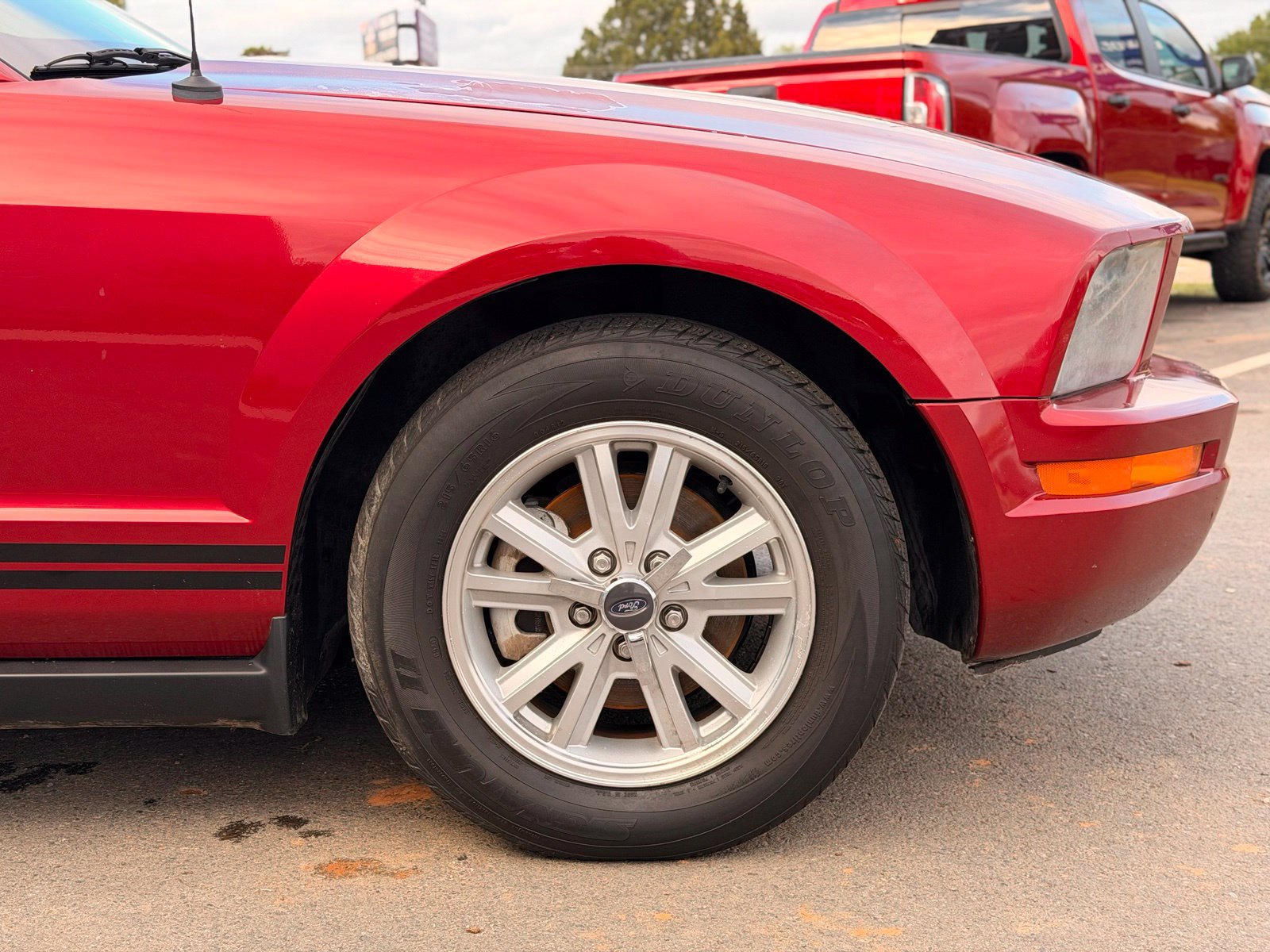 Used 2006 Ford Mustang Convertible RWD image 17