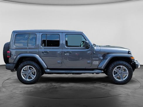 Used 2021 Jeep Wrangler Unlimited Sahara AWD/4WD image 8