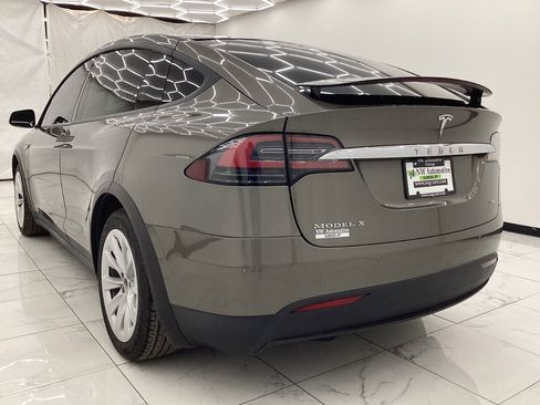 Used 2016 Tesla Model X 75D image 9