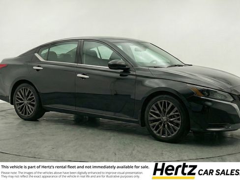 Used 2025 Nissan Altima 2.5 SV FWD image 1