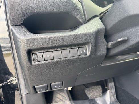 Used 2023 Toyota RAV4 XLE Premium image 15