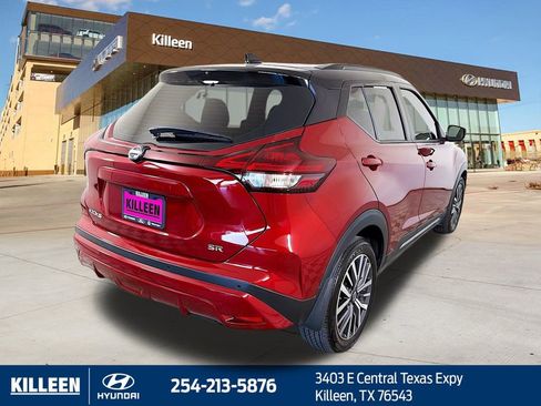 Used 2023 Nissan Kicks SR w/ SR Premium Package image 8