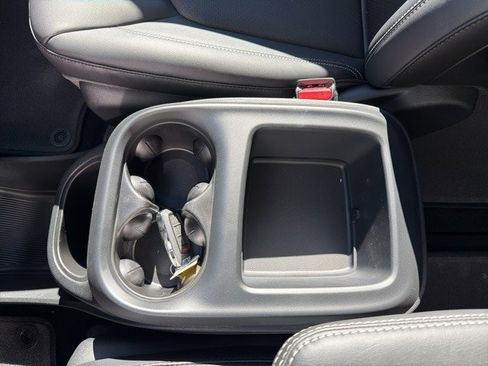 New 2026 Chrysler Pacifica Select image 17