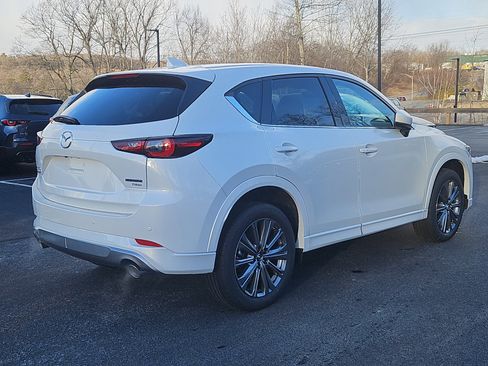 New 2025 MAZDA CX-5 Signature image 2