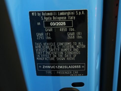 Used 2025 Lamborghini Revuelto image 47