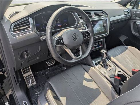 Used 2022 Volkswagen Tiguan SE R-Line FWD image 10