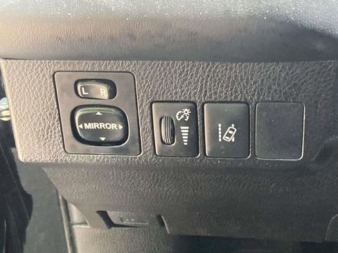 Used 2018 Toyota RAV4 SE w/ Power Extra Value Package FWD image 18