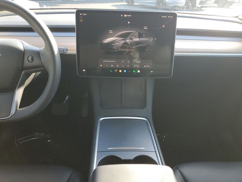Used 2023 Tesla Model Y Long Range image 14