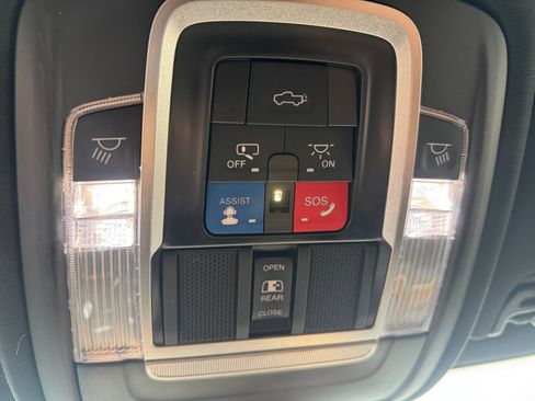 Used 2022 RAM 2500 Limited image 33