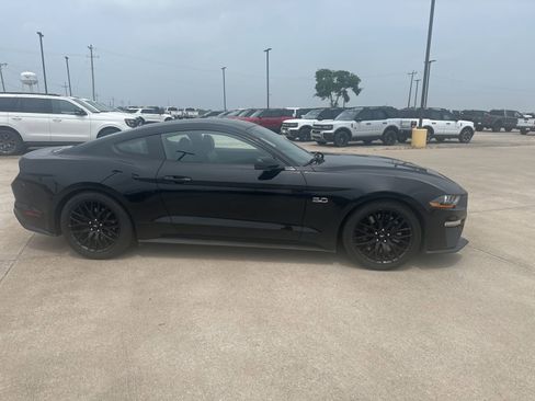 Used 2018 Ford Mustang GT Premium w/ GT Performance Package RWD image 2
