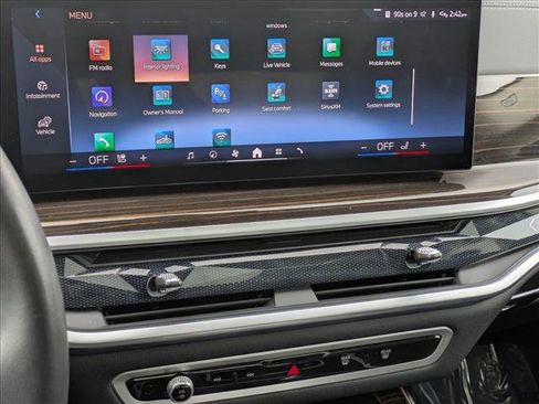 Used 2024 BMW X7 xDrive40i w/ Premium Package image 15