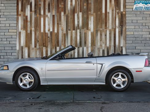 Used 2003 Ford Mustang Convertible image 5