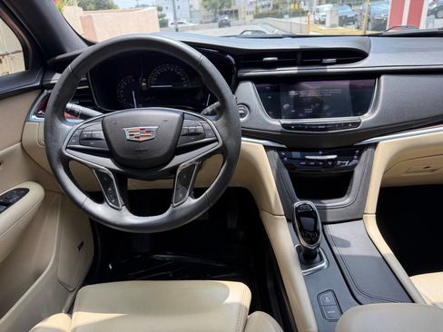 Used 2017 Cadillac XT5 Premium Luxury w/ Driver Assist Package FWD image 18