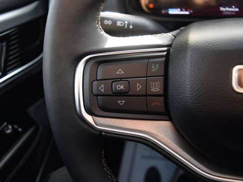 Used 2023 Jeep Wagoneer Series II image 6