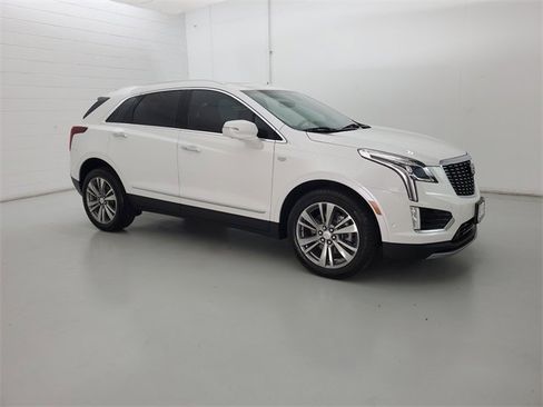 Used 2022 Cadillac XT5 Premium Luxury w/ Technology Package image 4