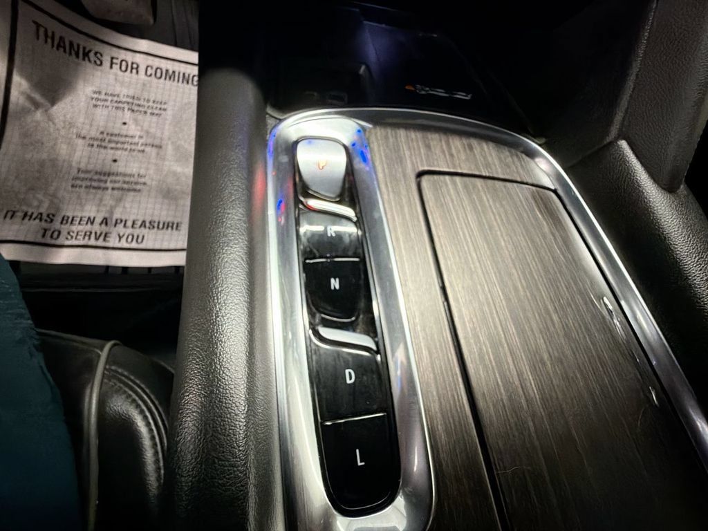 Used 2022 Buick Enclave Avenir w/ Avenir Technology Package FWD image 16