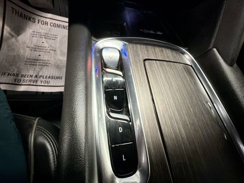 Used 2022 Buick Enclave Avenir w/ Avenir Technology Package FWD image 16
