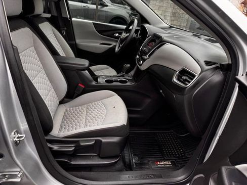 Used 2019 Chevrolet Equinox LS w/ LS Convenience Package image 30