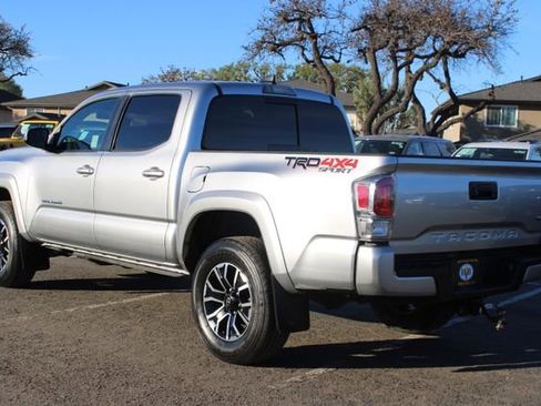 Used 2023 Toyota Tacoma TRD Sport image 4