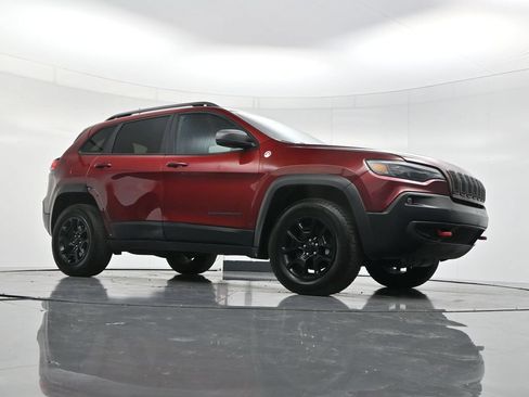 Used 2020 Jeep Cherokee Trailhawk w/ Comfort/Convenience Group AWD/4WD image 48