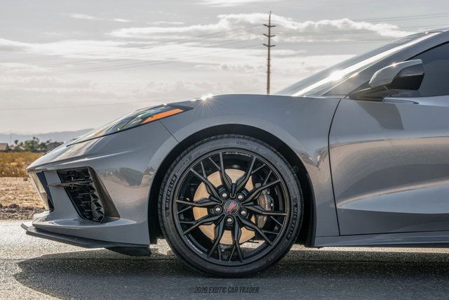 Used 2025 Chevrolet Corvette Stingray Premium Cpe w/ Z51 Performance Package RWD image 4