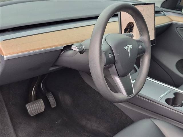 Used 2024 Tesla Model Y Long Range AWD/4WD image 9