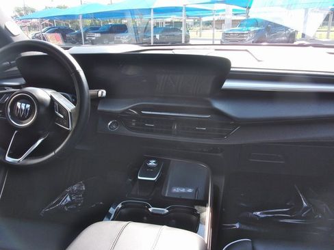 Used 2025 Buick Enclave Avenir w/ Trailering Package, 5000 lbs. image 22